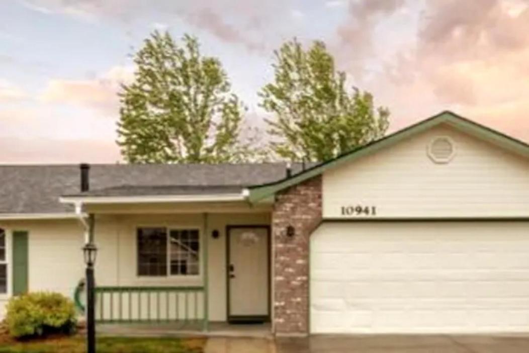Hello Dolly! 3 Beds, 2 Bath, 2 Tv'S, Fireplace, Quiet Neighborhood In Star, Id Minutes From Walking Trails And River Views Eagle المظهر الخارجي الصورة